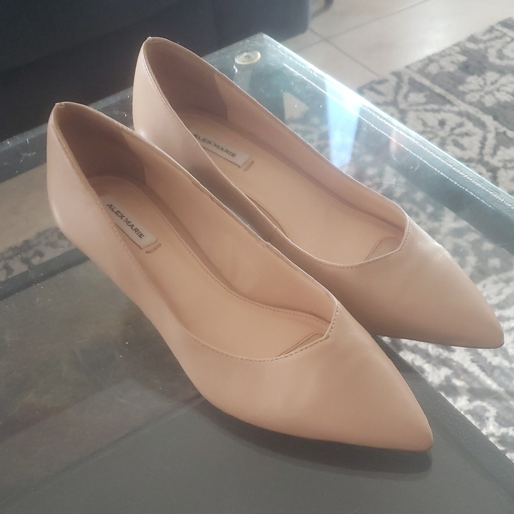 Women's Tan Heels